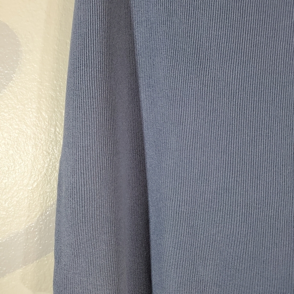 Asymmetrical Tank Top - Picture 3 of 3